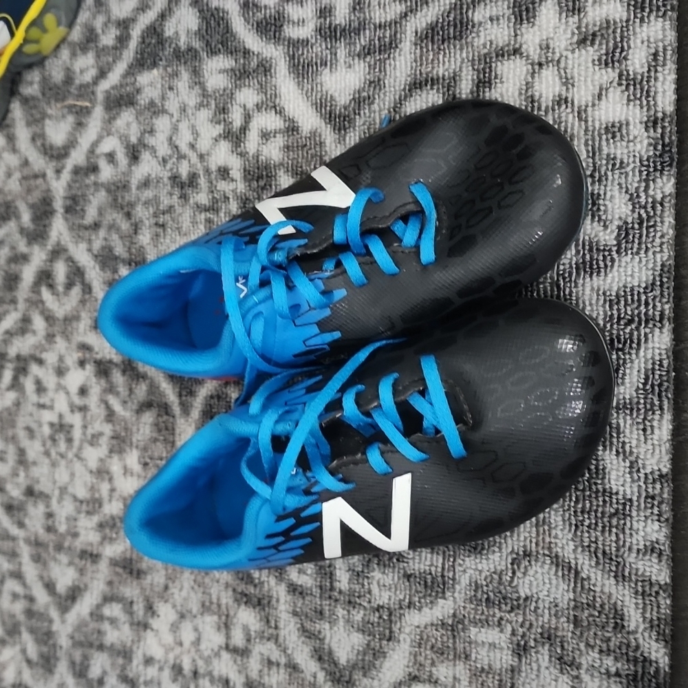 New balance soccer cleats size 11.5 little boy like new